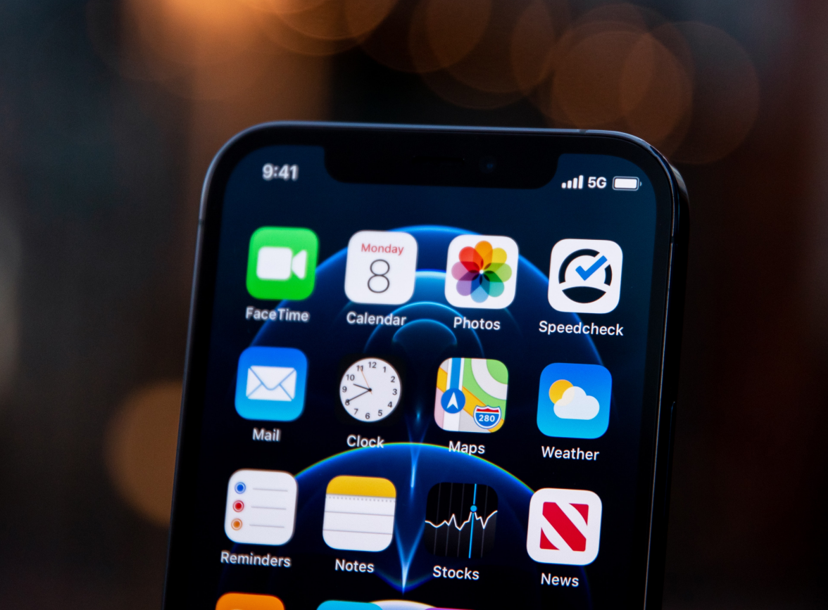 郸城苹果手机维修分享为什么 iPhone 12 在冬季会自动关机 